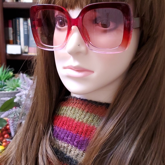 1960's inspired Square Butterfly Sunglasses - Picture 4 of 4